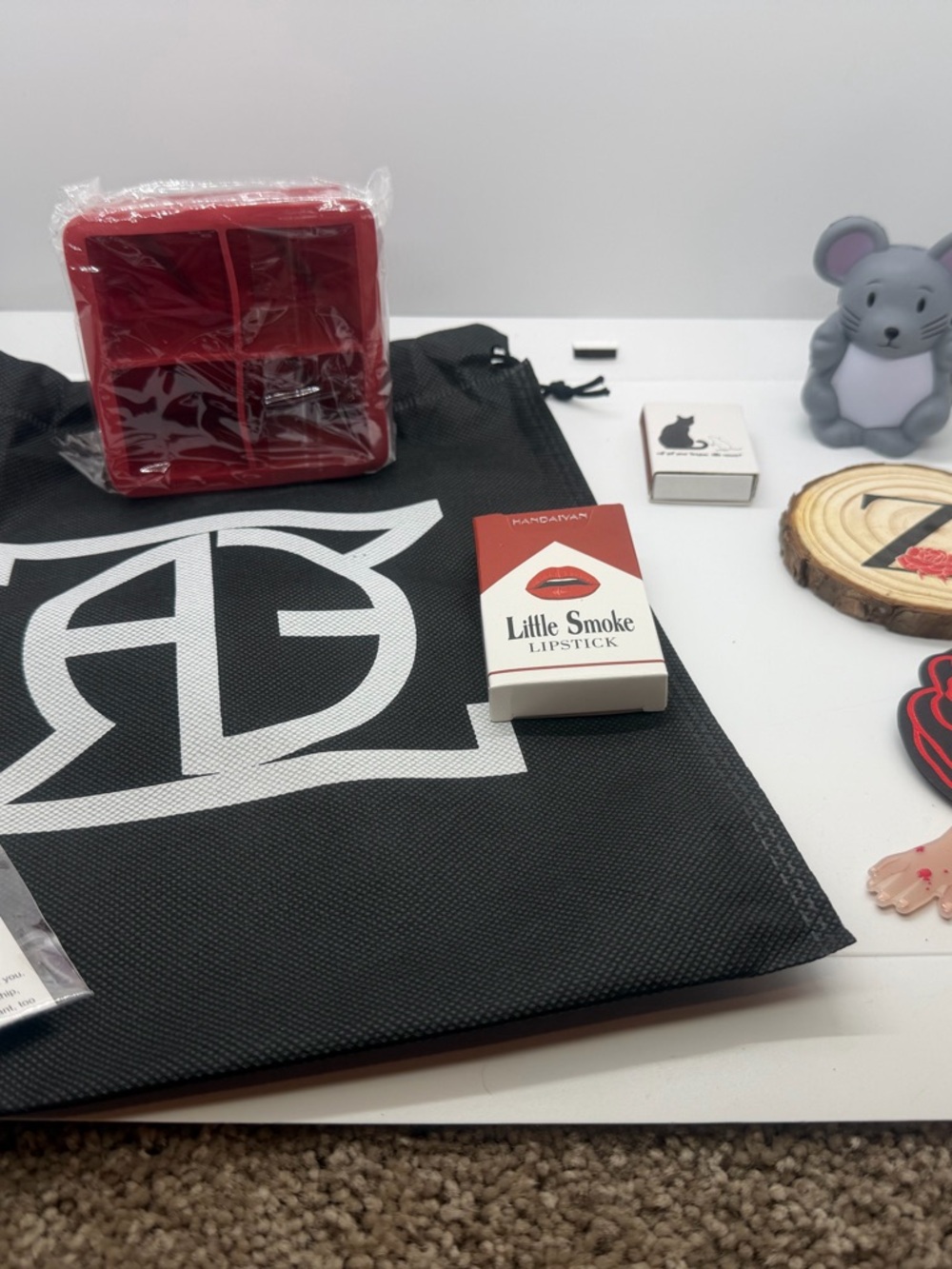 H.D. Carlton cat and mouse book accessories special edition